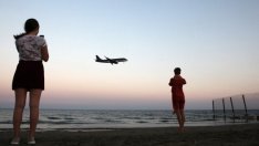 Кипър либерализира достъпа за летовници, но с много условности