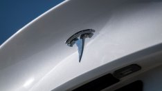 Китай помага на Tesla да постигне ръст на доставките през първото тримесечие