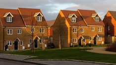 Строгите градоустройствени правила във Великобритания водят до недостиг на милиони жилища