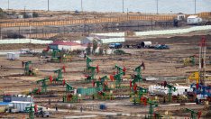 Съкращения на работната сила разтърсват световната петролна и газова индустрия