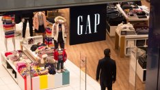 Gap: Спряхме доставките на дрехи за Русия... но не съвсем