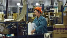 Проучване: Икономическият ръст на Китай ще се забави до 6,2% през 2019 г.