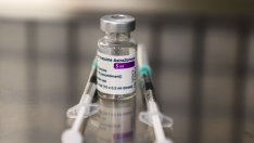 ЕМА потвърди за възможна връзка между ваксината на Astra и образуването на съсиреци 