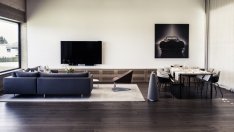 Bang&Olufsen превърна в луксозен дом шоурума на Aston Martin