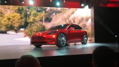 Model 3, дългоочакваната кола на Tesla за масите