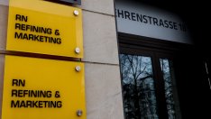 Германия поема контрола над „Роснефт Германия“