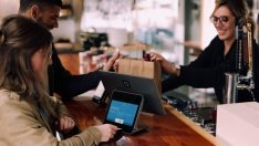 Компаниите "купи сега, плати после" носят нов риск за дълговете на потребителите