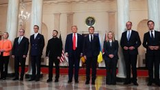 Анализатор: Тръмп иска да сподели отговорността с Европа, ако се провали в Украйна