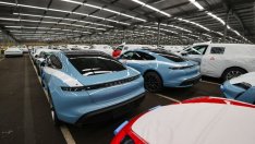 ЕС обмисля да забрани вноса на луксозни коли в Русия