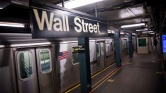 Завръща ли се инвестирането в стойност и малки акции?