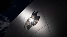 Разпродажбите на Apple и Amazon може да изтрият 200 млрд. долара от оценката им