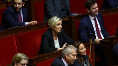 Франция прие по-строгия закон за имиграцията, но победата може да е пирова за Макрон