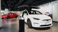 Пазарът на електромобили навлиза в застой и това е лоша новина за компании като Ford и Tesla