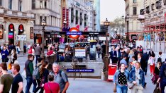 Потребителското доверие във Великобритания стигна 15-месечен връх