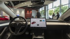 Tesla намали цените на луксозните си модели автомобили в Китай