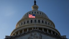 Обвинителният акт за импийчмънт на Тръмп бе предаден в Сената