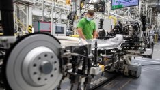 Stellantis може да съкрати още 1400 работни места във Франция през 2022 г.