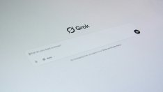 Grok на Илон Мъск все повече губи позиции в AI надпреварата 