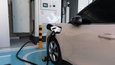 BNEF: Постигането на целта за емисиите е под въпрос въпреки електромобилната мания