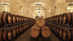 Най-старият търговец на вина на Острова пуска в продажба китайско вино