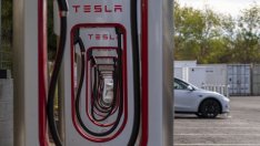 Приходите на Tesla ще бъдат подкрепени от продажбата на кредити на Jaguar