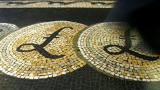 Британският паунд поевтинява четвърти пореден ден