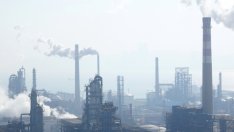 Пропускателната способност на петролните рафинерии в Китай расте с 9,2% през октомври