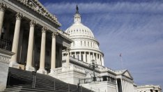 Бюджетният дефицит на САЩ върви към първия си ръст след кризата