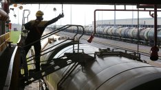 ЕК задържа плана за отказ от руски газ в очакване САЩ да реши за санкциите си към Русия