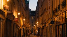 Франция ще предупреждава бизнеса и домакинствата да ограничават потреблението на ток