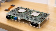 Анализ: Компютрите и смартфоните може да поскъпнат през 2026 г. заради недостига на чипове