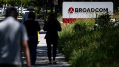 Broadcom прогнозира скок в продажбите на AI чипове през следващите две години