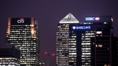 Ръководителите на британските банки печелят 120 пъти повече от служителите