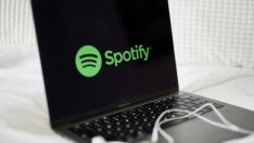 Citi: Инвестициите на Spotify в подкасти още не се отплащат