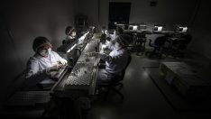 Как печелят пионерите на mRNA ваксините?