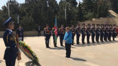 Меркел призова за по-силни икономически връзки с Азербайджан