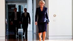 Министърът на външните работи на Австралия напусна поста си