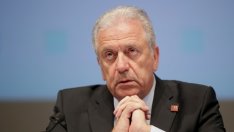 Европейският комисар по миграцията разкритикува реакцията на Италия спрямо ЕС