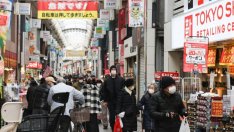 Японците продължават да харчат, помагайки на икономиката да се възстанови 