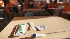 Денков: Не обсъждаме удължаване на учебната година