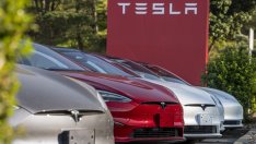 Tesla ще актуализира софтуера на Autopilot в над 2 млн. превозни средства в САЩ 