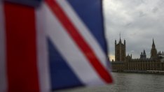 Великобритания ще трябва да съкрати 200 хил. работни места, за да избегне дългова спирала