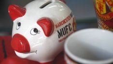 Манчестър Юнайтед продава акции за поне 100 млн. долара на борсата в Ню Йорк