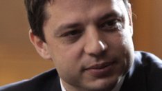 Добрев: България е можело да отложи скъпия ток от ВЕИ за 2015 г.