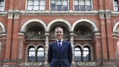 Марк Карни: Инфлацията във Великобритания ще продължава да се ускорява