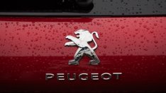 Собствениците на Peugeot увеличават дела си в PSA с 2% преди сливането с FCA 