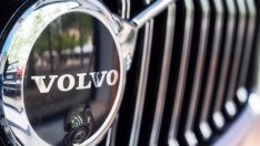 Продажбите на Volvo спадат с над 20% през януари заради затегнатите доставки