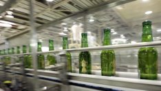 Heineken надмина очакванията, докато потребителите устояват на инфлацията