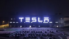 Tesla е напът да влезе на мечи пазар след съобщенията за разследването в САЩ