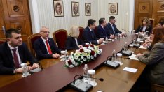За ПП-ДБ идеята на ГЕРБ за избор на премиер сред депутатите е абсурдна и комична